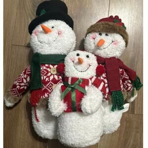 Snowmen family of 3 Plush holiday decorations with sweaters, hats & scarfs. NWT